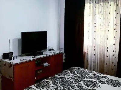 Living spatios apartament vanzare Sector 5 Bucuresti cu pat